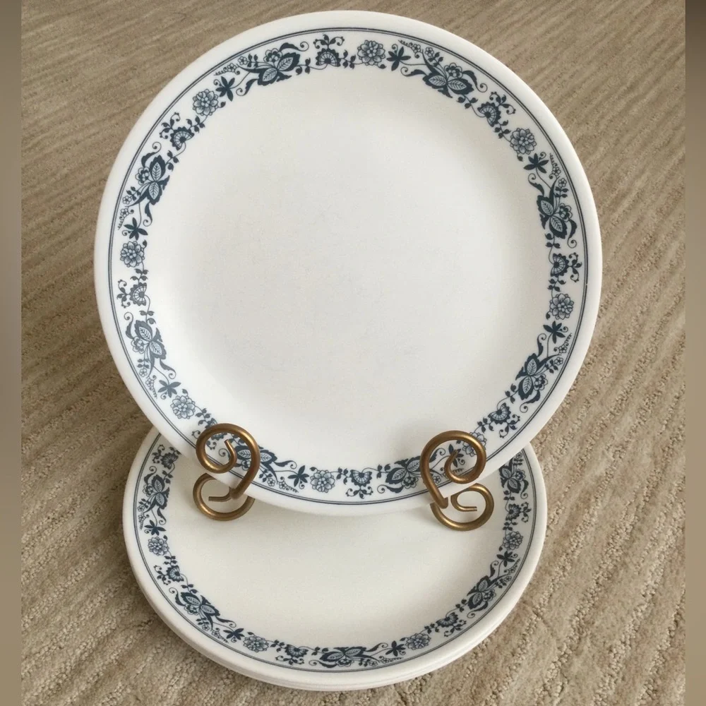Set of 4 Corning Corelle OLD TOWN BLUE ONION Dinner Plates by Corning